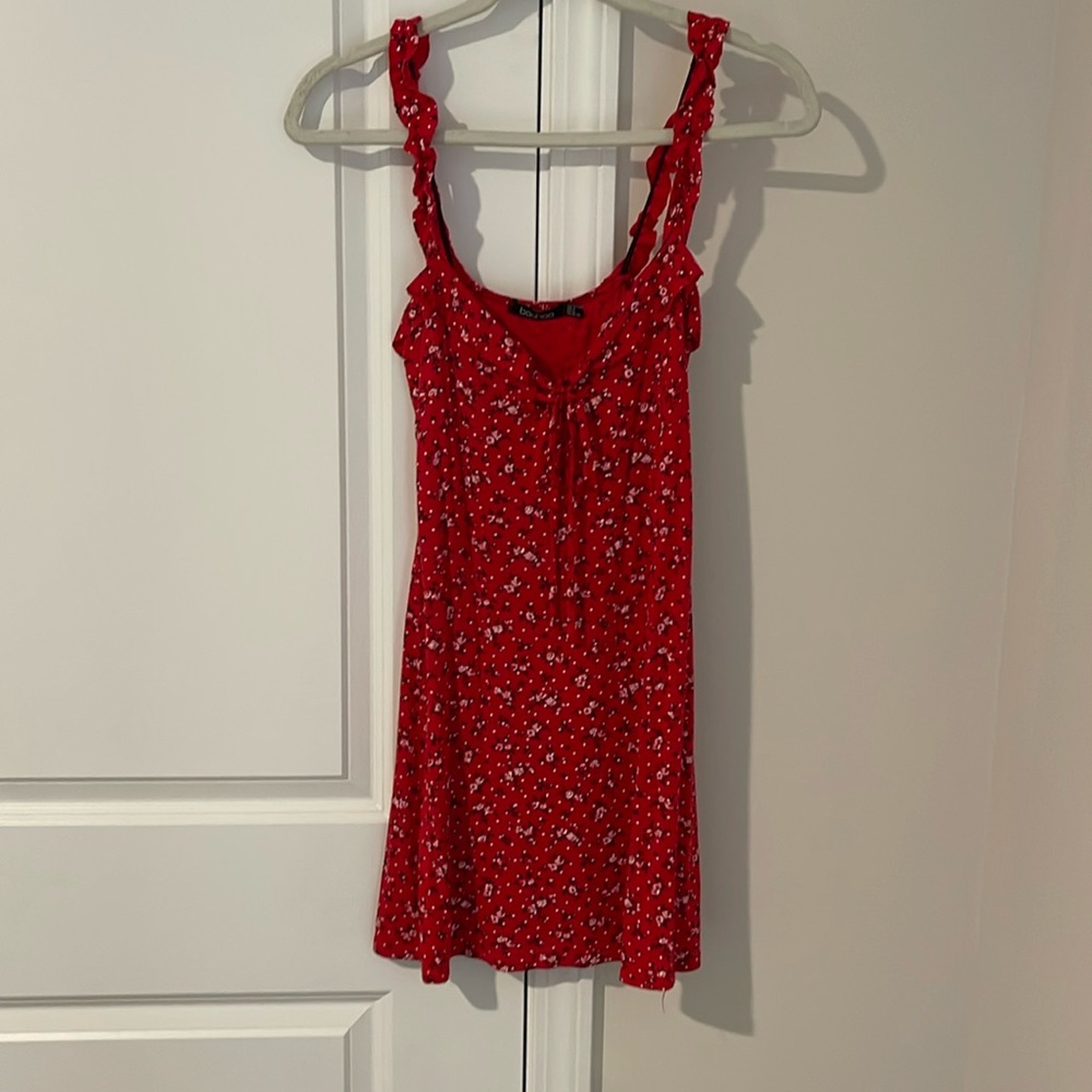 Boohoo PETITE MORGAN FLORAL PRINTED RUCHED STRAP DRESS